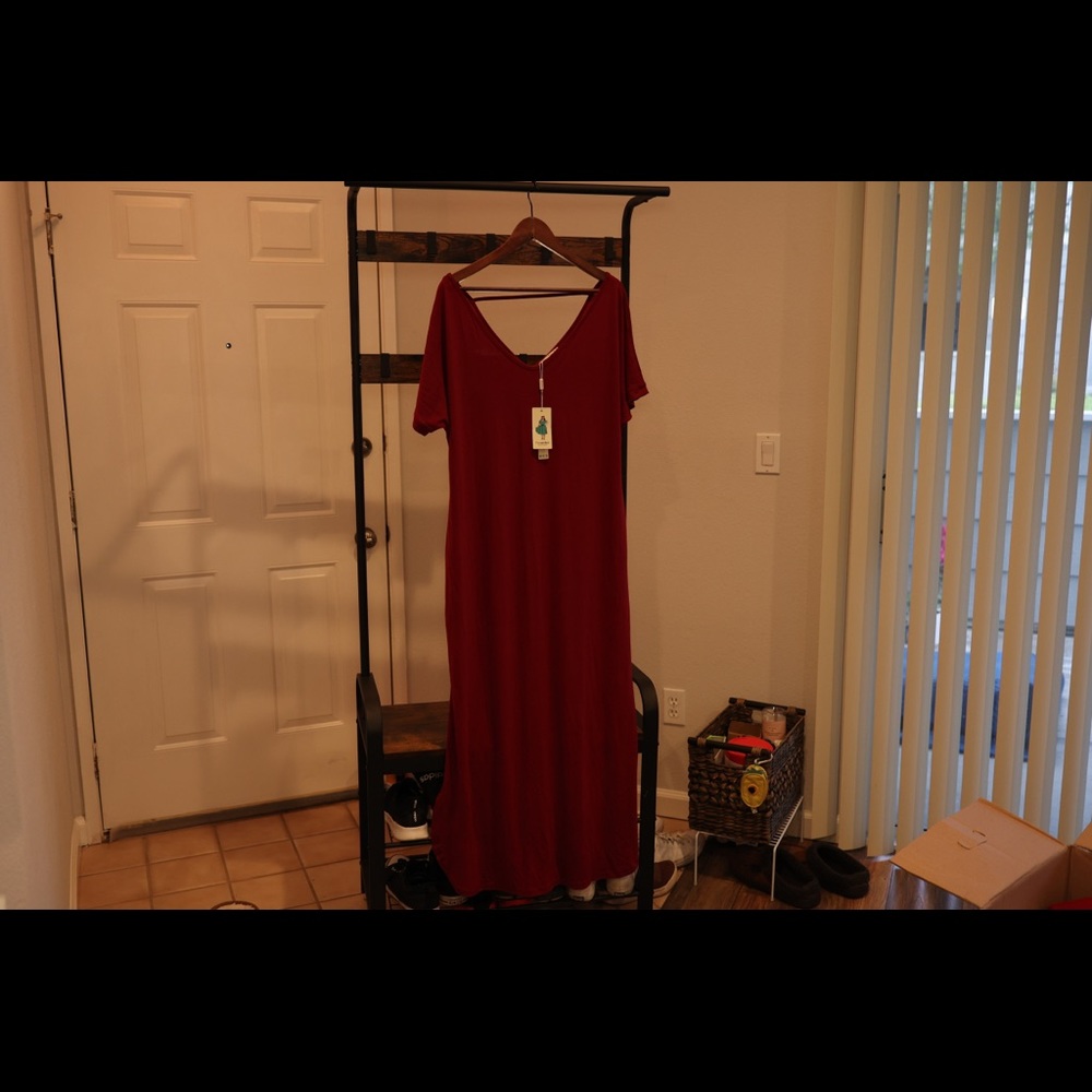 “Nemidor” Long flowy dress with pockets!